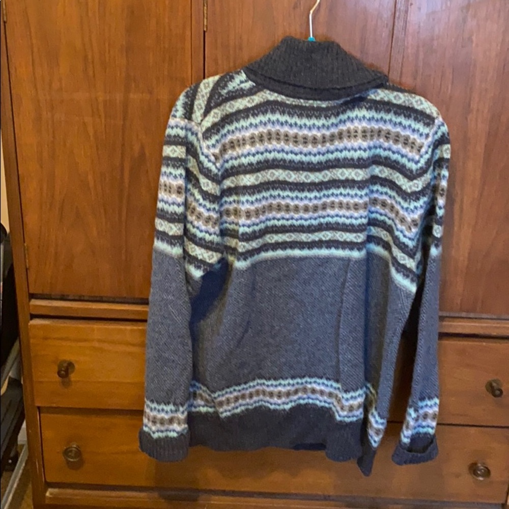 Buttoned up Sweater - Picture 2 of 2